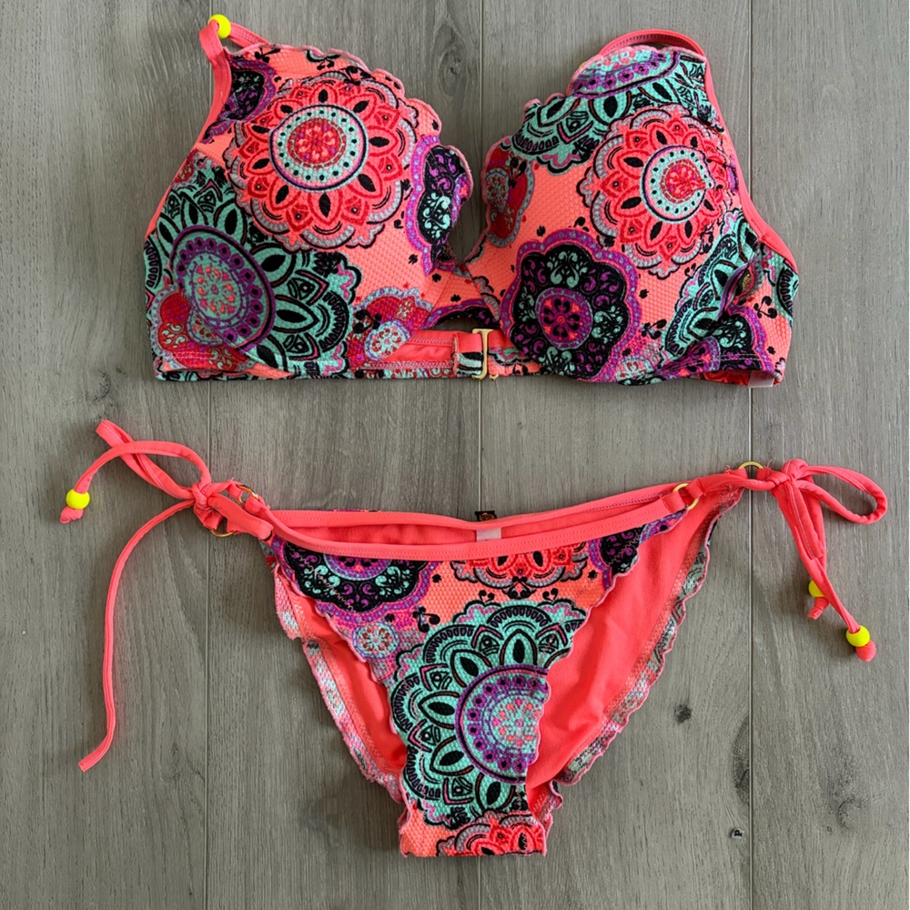La Vie en Rose Bikini 👙 Large top Small Bottom